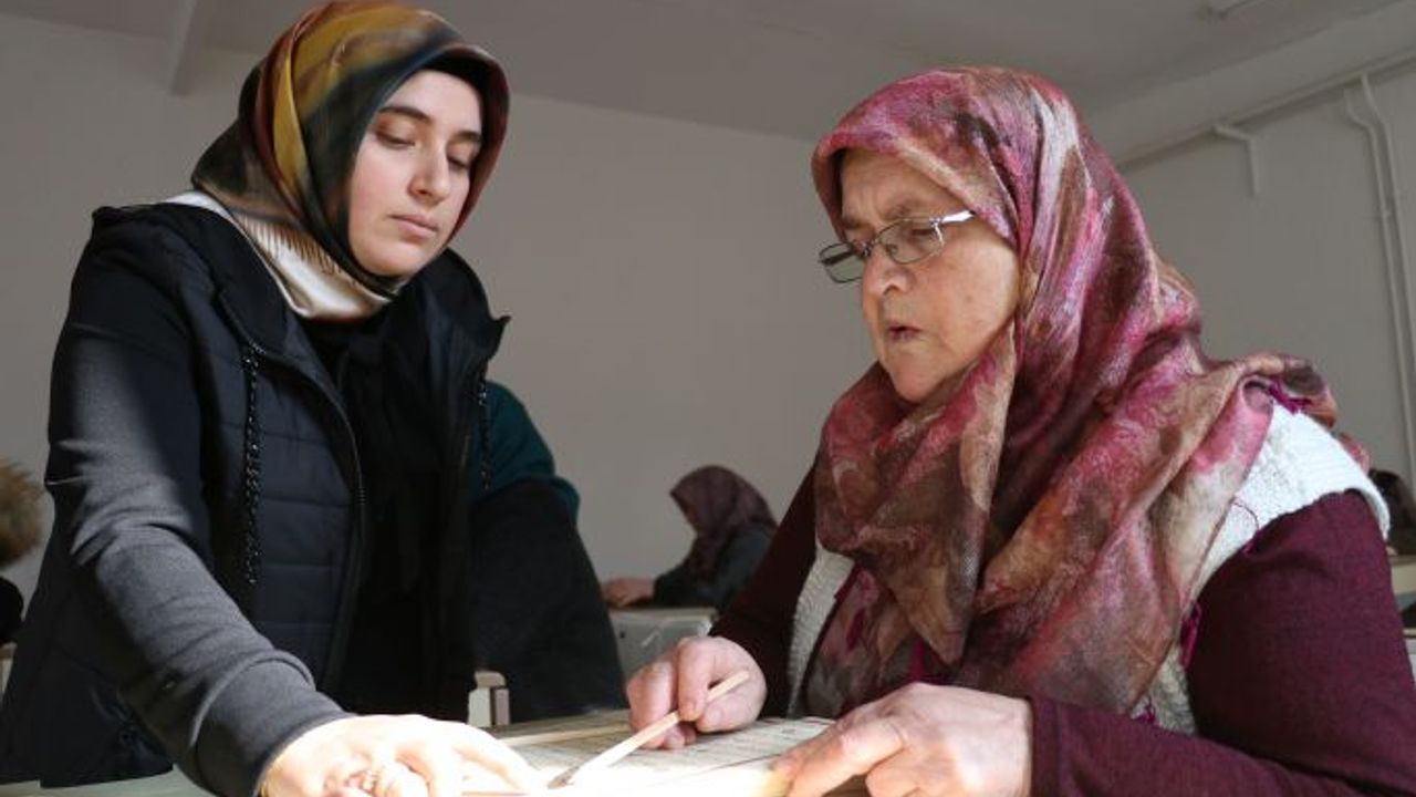 Yalova'da açılan 11 köy yaşam merkezi yöre halkının adeta "ikinci evi" oldu
