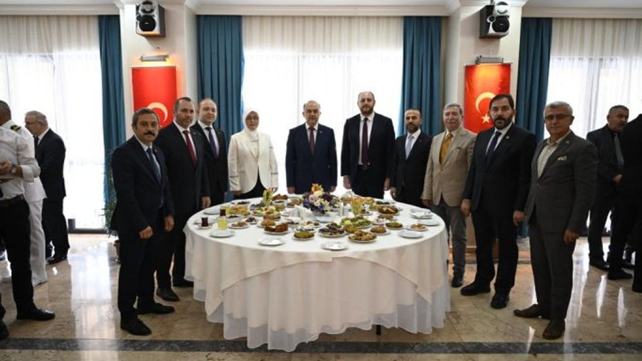 Yalova protokolü Uygulama Otel’de bayramlaştı