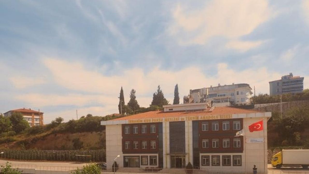 Eski Tavşanlı Belediye binası meslek lisesi oldu