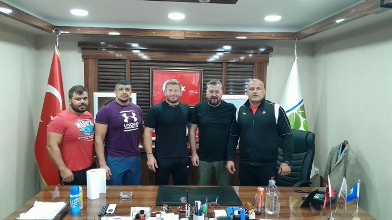 Korhan Tan, Başpehlivanları misafir etti