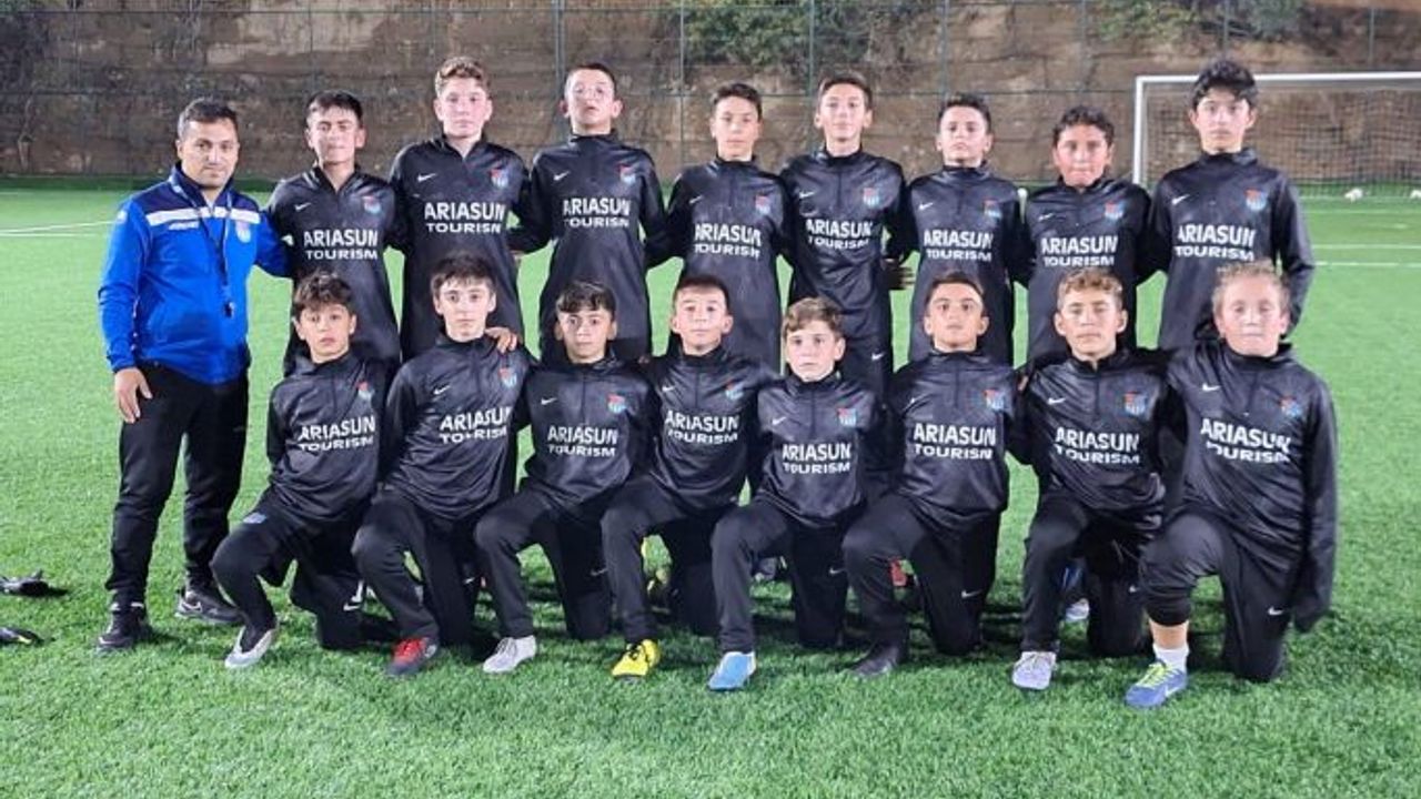 Esenköy Belediyespor geleceğin futbolcularını yetiştiriyor