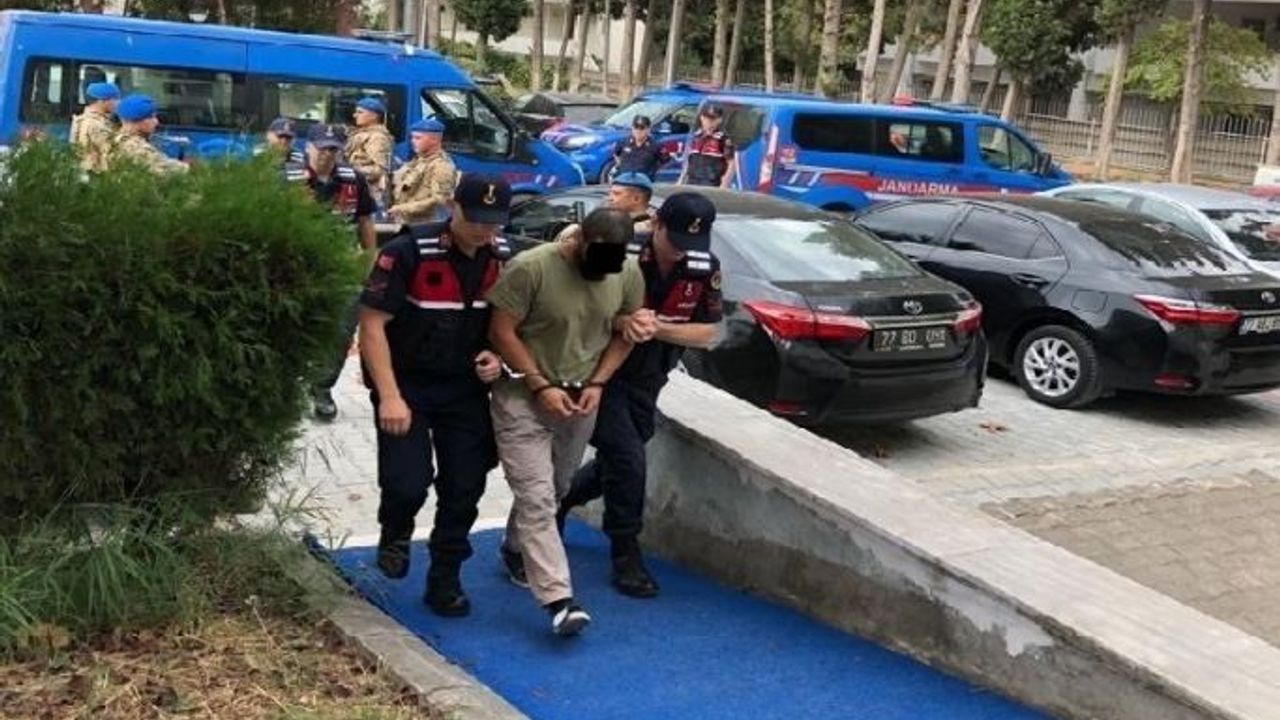 Interpol kırmızı bültenle arıyordu! Yalova’da yakalandı