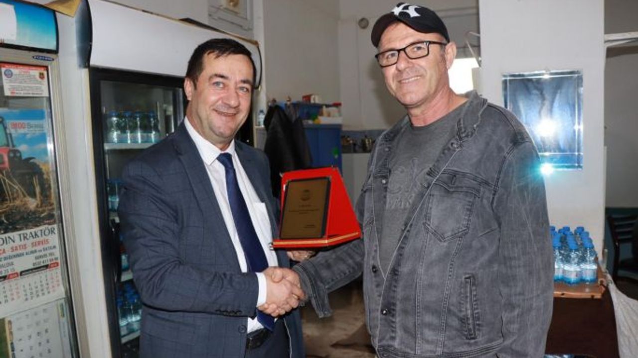 Subaşında mavi kapak seferberliği: Başkan Canbay’dan plaket aldılar