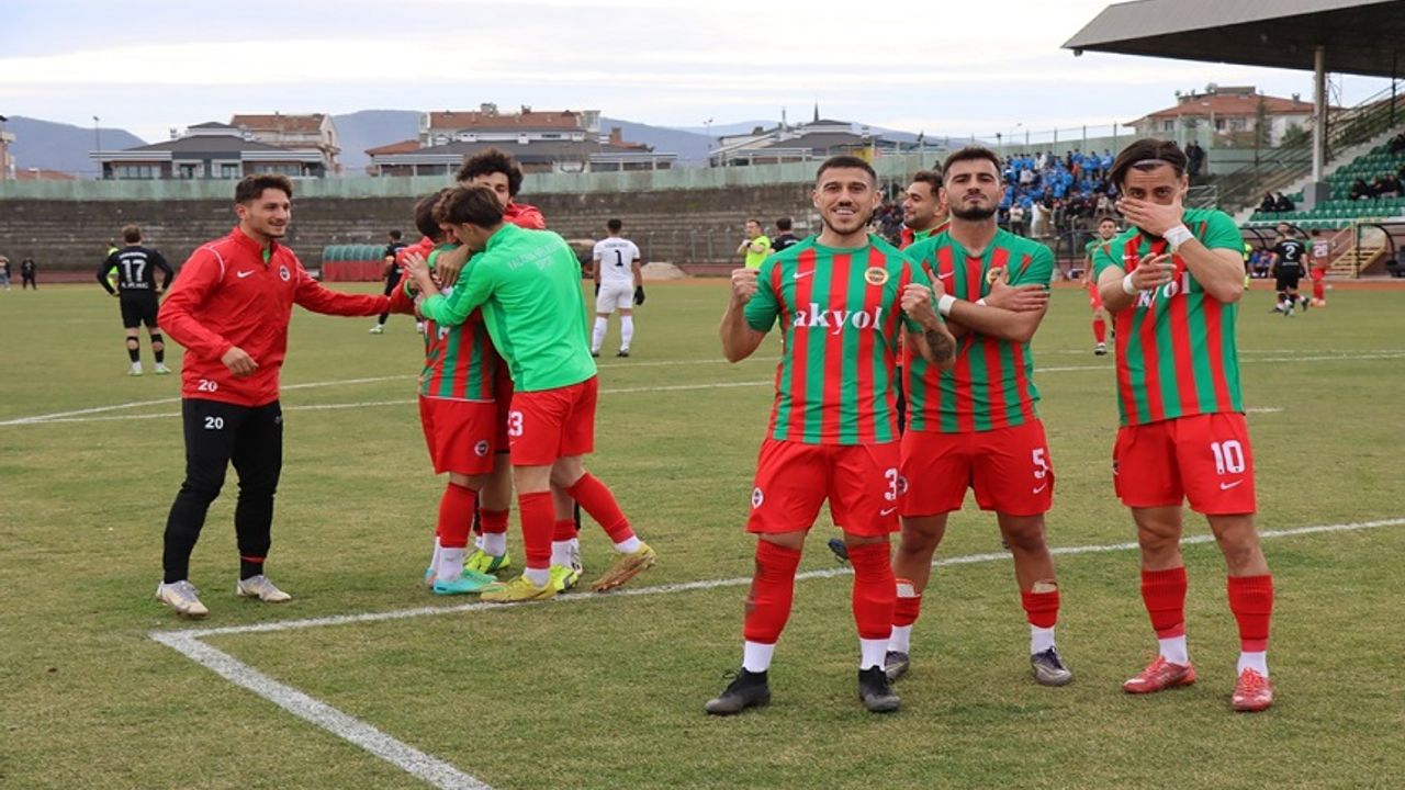 Yalovaspor, Tavşanlı Belediyespor’u 3-1 ile geçti