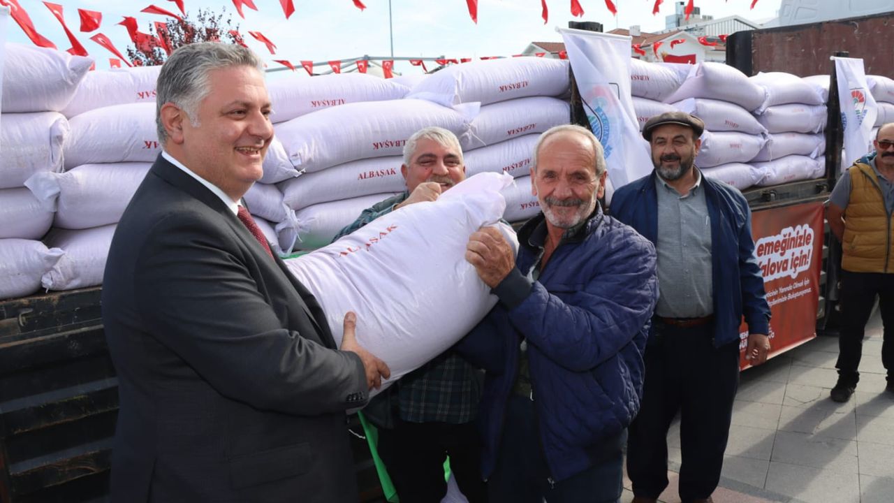 Yalova Belediyesi’nden Üreticiye 14 Ton Sertifikalı Buğday Tohumu Desteği