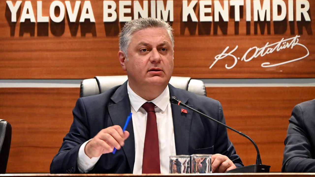 Yalova Belediye Başkanı Mehmet Gürel’den Cumhuriyet Bayramı Mesajı: “Cumhuriyet Aydınlık Geleceğin Teminatıdır”