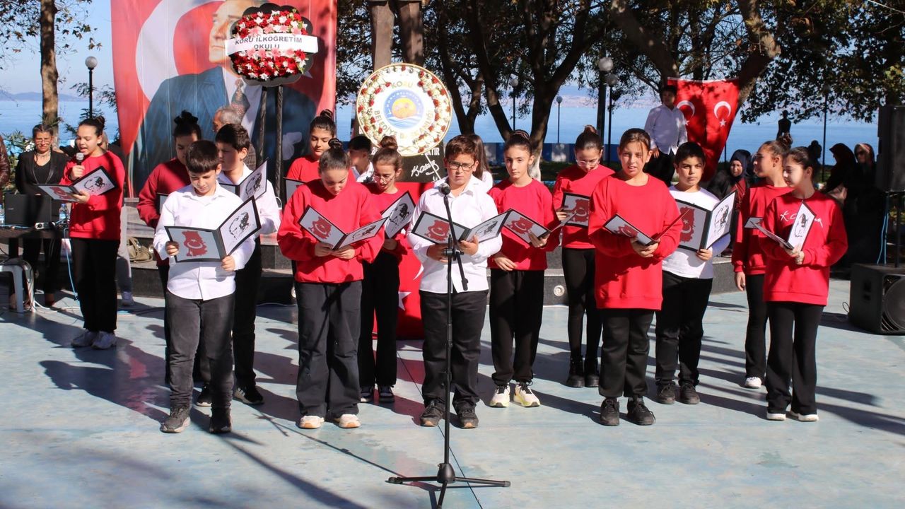 Koru’da Cumhuriyet Coşkusu! Vatandaşlardan 29 Ekim’e Yoğun Katılım