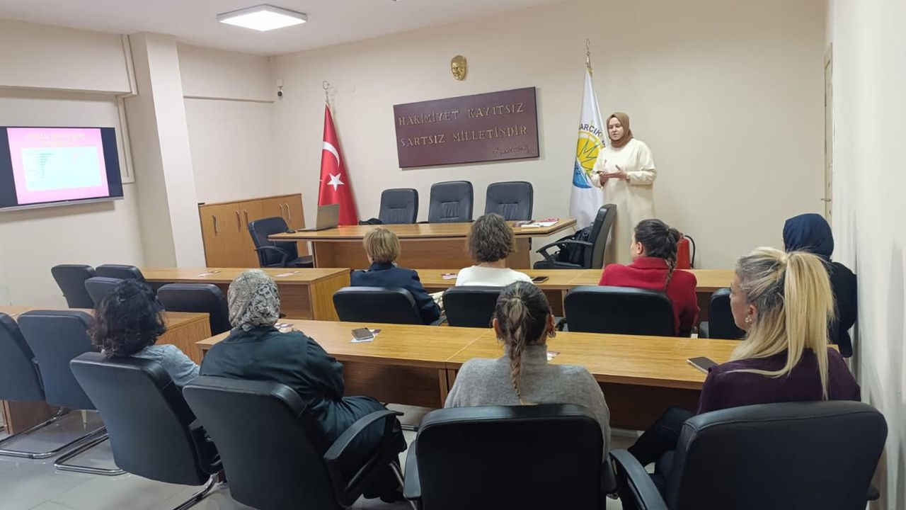 Çınarcık’ta Meme Kanseri Farkındalık Semineri: Erken Teşhis Hayat Kurtarıyor