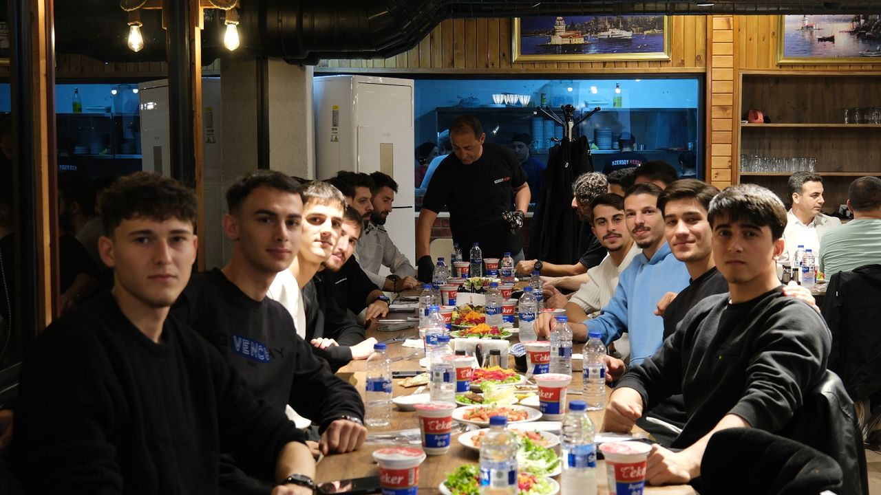 Çiftlikköy Belediyespor Sezon Öncesi Moral Yemeğinde