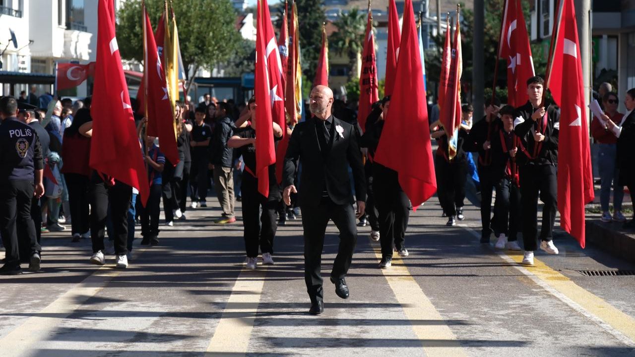 Çiftlikköy’de Cumhuriyetin 102. Yılı Coşkuyla Kutlandı