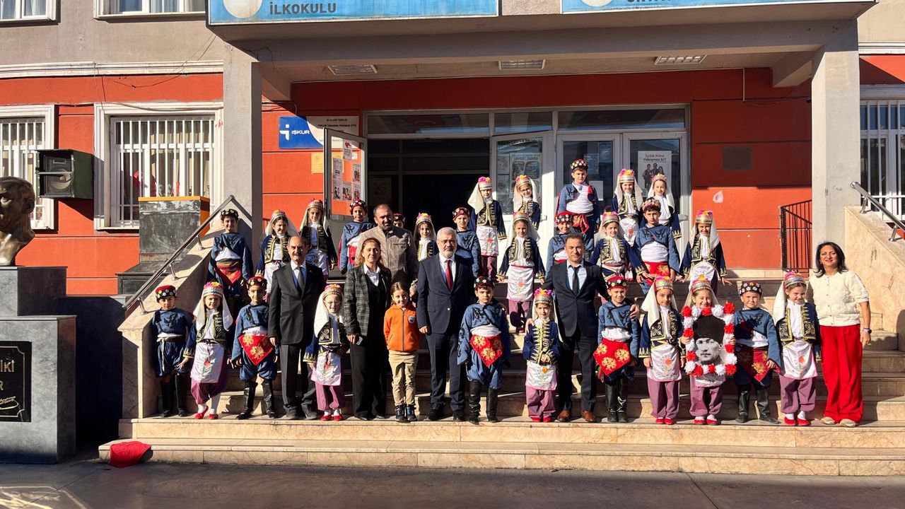 İsmetpaşa Mazlum Palabıyık Ortaokulu’nda Öğrencilerin Üretimleri Sergide Büyüledi