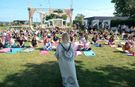 Dünya Yoga Günü Çiftlikköy Sahilinde Kutlanacak: Ücretsiz Yoga Etkinliği Düzenleniyor