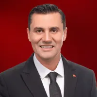 Ferdi Zeyrek Kimdir? Ferdi Zeyrek’in Hayatı ve Siyasi Kariyeri