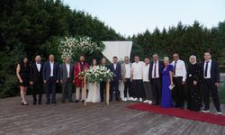 Dillere destan bir nikah ile dünya evine girdiler