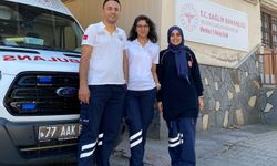 Bebeğin doğumunu ambulansta gerçekleştirdiler