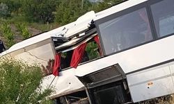 Isparta'da Tur Otobüsü Şarampole Devrildi: 16 Yaralı