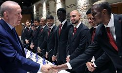 Osimhen’in Abisi Erdoğan’la Aynı Karede