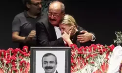 Sırrı Süreyya Önder'e Veda: AKM'deki Tören Gözyaşlarına Sahne Oldu