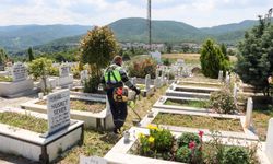 Yalova Belediyesi'nden Mezarlıklarda Bayram Hazırlığı