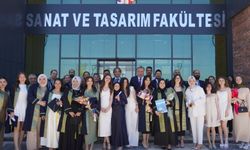 Sanat Fakültesi’nde Mezuniyet Heyecanı