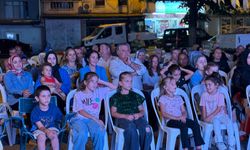 Elmalık Köy Meydanı’nda Açık Hava Sinema Keyfi