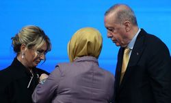 Altınova Belediye Başkanı Yasemin Fazlaca’ya AK Parti Rozeti – “Rabbim Utandırmasın”