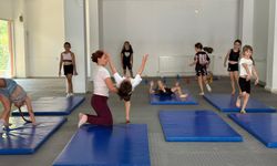 Yalova’da Minik Sporcular Jimnastikle Hem Eğleniyor Hem Gelişiyor