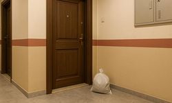Apartman kapısına çöp bırakanlara ağır cezalar: Tek ihbar yeterli!