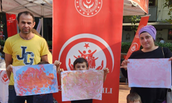 Yalova’da Aileler Ebru Sanatının Büyülü Dünyasında Buluştu