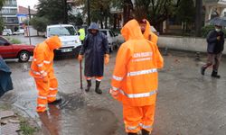 Yalova Belediyesi’nden Aşırı Yağış Sonrası Hızlı Müdahale