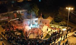 Altınova’da 300 Metrelik Türk Bayrağıyla 29 Ekim Fener Alayı Coşkusu