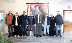 Çınarcık Belediye Başkanı Avni Kurt, Çınarcık Belediyespor Yöneticileriyle Sezon Değerlendirmesi Yaptı