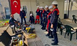 Altınova İtfaiyesi Personeline Enkazda Arama ve Kurtarma Eğitimi Aralıksız Devam Ediyor