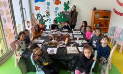 Minikler Kahve Kokulu Resimlerle Renkli Bir Gün Geçirdi