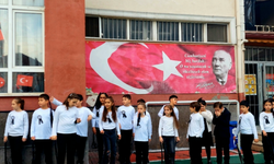 Yalova Atatürk İlkokulu’nda 10 Kasım Atatürk’ü Anma Töreni Duygusal Anlara Sahne Oldu
