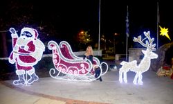 İzmir’de Noel Coşkusu: Kiliselerden Barış ve Kardeşlik Mesajları Yükseldi