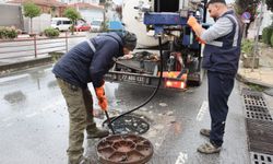 ÇALIŞMALAR KESİNTİSİZ SÜRÜYOR: YALOVA’DA YAĞMUR SUYU HATLARINA YOĞUN TEMİZLİK