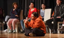 Bora Akkaş’ın “Harika Şeyler Listesi” Oyunu Yalova’da Büyük Beğeni Topladı