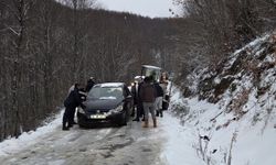Çiftlikköy İtfaiyesi’nden Geceyarısı Kurtarma Operasyonu  Çiftlikköy’ün Gacık Köyü orman yolunda yaklaşık 50 metrelik uç
