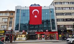 Yalova’dan Bayrağa Sahip Çık Çağrısı: Belediye Önce Davrandı