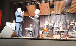 Hoş Sada Korosu, aşk şarkılarıyla mest etti