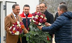 Vali Dr. Ahmet Hamdi Usta’dan Koru’da Kesme Çiçek Üreticilerine Ziyaret