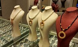 KUYUMCUDAN RÜŞVET ALAN DAİRE BAŞKANI!