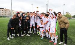 Çiftlikköy Belediyespor U-15 Şampiyon Oldu! Yalovaspor’u 1-0 Mağlup Etti