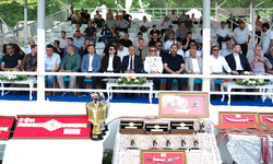 116. Tarihî Fevziye Yağlı Pehlivan Güreşleri’nde Başpehlivan Nedim Gürel Oldu