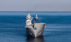 TCG ANADOLU ve TCG HEYBELİADA Yalova'yı Selamladı