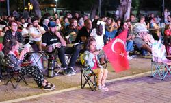 Çiftlikköy’de Filenin Sultanları Coşkusu! Avrupa Şampiyonluğu Dev Ekranda Kutlandı