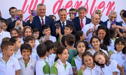 Vali Usta, Yeni Eğitim Yılında Öğrencilerle Buluştu