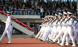 Millî Savunma Üniversitesi Deniz Astsubay Meslek Yüksekokulu'nda Gurur Günü: 456 Genç Astsubay Diplomasını Aldı
