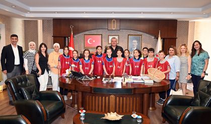 Çocuklardan Hayvan Haklarına Duyarlı Mesaj